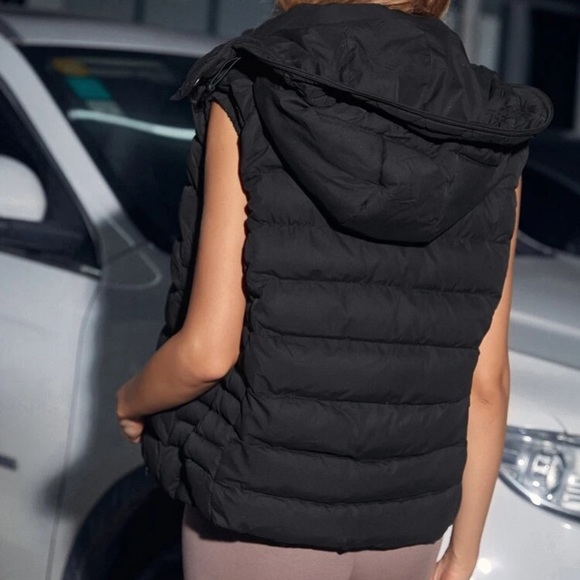 Black Puffer Vest with Hood in L - Picture 2 of 4